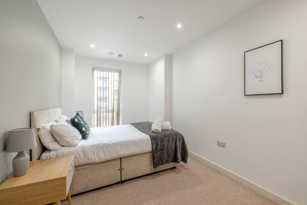 Apartmán 2 Bed At Slough Station & Parking - London In 20 Mins Exteriér fotografie