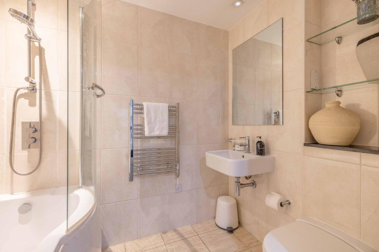 Apartmán 2 Bed At Slough Station & Parking - London In 20 Mins Exteriér fotografie