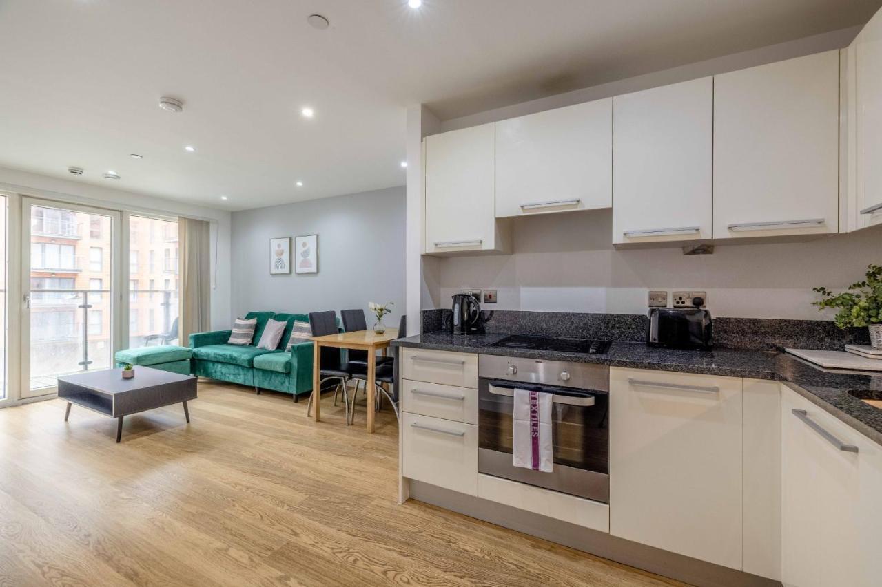 Apartmán 2 Bed At Slough Station & Parking - London In 20 Mins Exteriér fotografie
